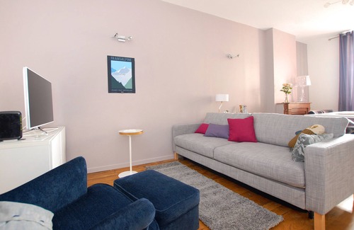 Republique - Tolstoi Apartment | Quiet & bright one BR apt (53 sqm), near Part Dieu