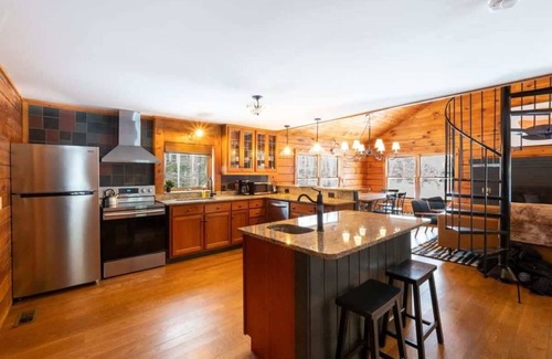 Becket House | Quiet Cabin On Over 12 Acres Of Woods!