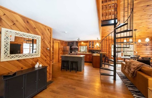 Becket House | Quiet Cabin On Over 12 Acres Of Woods!
