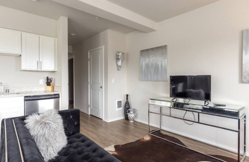 Eastside Condo | Quiet, convenient Commencement Bay & city views!