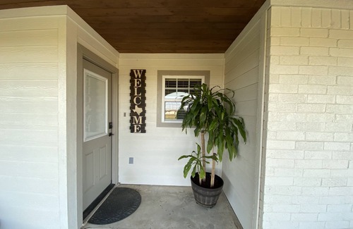 Millican House | Quiet country 3 bed 3 bath with queen size sofa bed only 22 minutes from TAMU