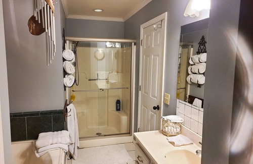 Sapulpa Other | Quiet Country Get Away with big porches, swimming pool, and fishing pond.