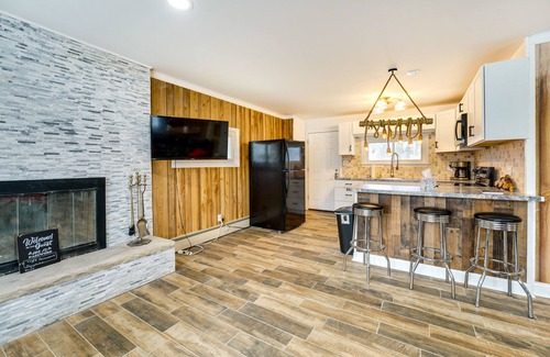 Deford House | Quiet Country Home By Shay Lake!