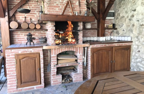 Sainte-Marie-dʼAlloix Bed & Breakfast | Quiet, cozy Ravel room with TV and air conditioning