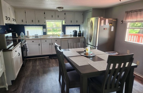 Scotia Cabin | Quiet & Cozy Cottonwood Cottage in Scotia