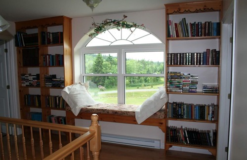 New Horton House | Quiet elegance, tranquil country on lakefront.