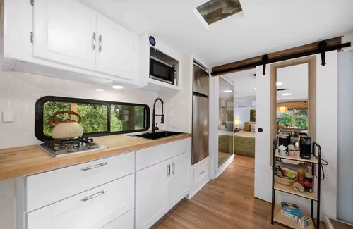 Cocoa House | Quiet Escape in a Tropical Glade