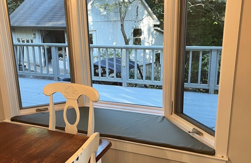 Saluda House | Quiet, Extensive Mountain View Escape with 40+ private acres - 3 miles from town