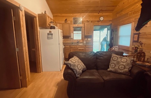 Millpoint Cabin | Quiet get away with grilling area for the family or pet friendly work travel