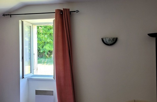 Retaud House | Quiet gite - 20 mn from Royan, 10mn from Saintes