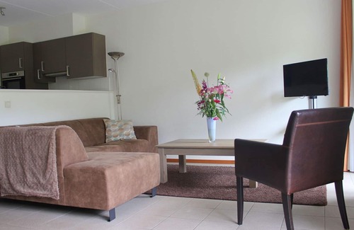 Rheezerveen House | Quiet Glade Stay With Kid