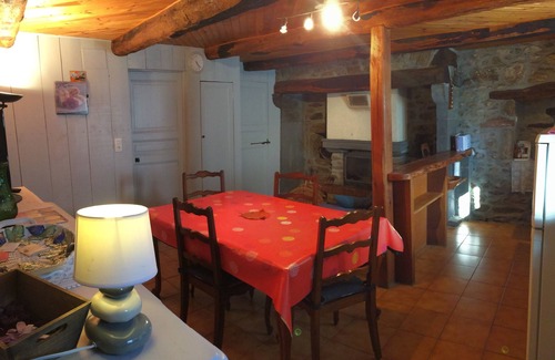 Saint-Julien-Puy-Laveze House | Quiet house for 5 people