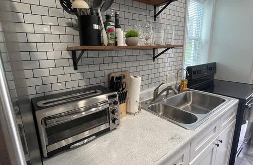 Wagontown House | Quiet home, centrally located in Lancaster County!