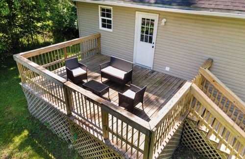 Mansfield House | Quiet home close to Reformatory and downtown. Firepit, deck, & disc golf basket