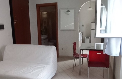 Zona LIII Tomba di Nerone Apartment | Quiet house in a green setting a stone's throw from the center.