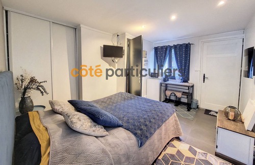 Adamville House | Quiet independent room