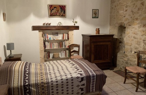 Coulaures House | Quiet location in the heart of the village