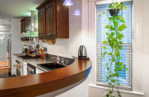 East Somerville Condo | Quiet Low-Key Boston Get Away