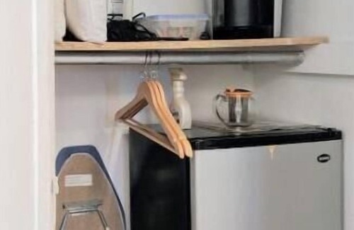 East Somerville Condo | Quiet Low-Key Boston Get Away