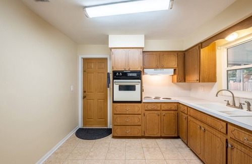 Largo House | Quiet neighborhood 4 miles to Indian Rocks Beach -Pets case by case Fenced yard!