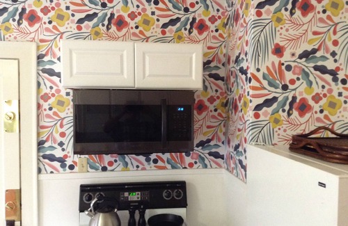 Greenfield Apartment | Quiet New England neighborhood - Greenfield, Ma. One guest only, 5 nights max.
