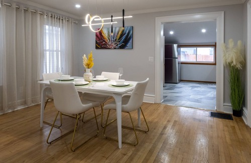 Utica House | Quiet, Relaxing and Modern Utica House
