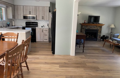 Harwich House | Quiet retreat in Blenheim nMinutes to Rondeau park or Erieau nSpacious