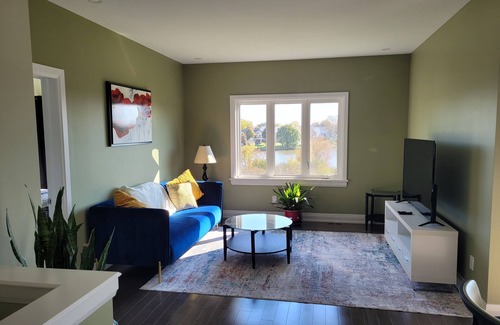 The Nation House | Quiet Riverfront , Pet friendly