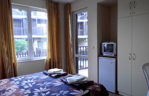 Budjaka House | Quiet Room For 2, Close To The Beach