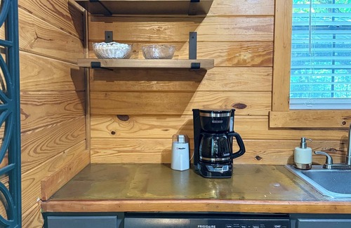 Eureka Springs Cabin | Quiet Serenity on 10 acres in Eureka Springs. Hoot Owl Cabin