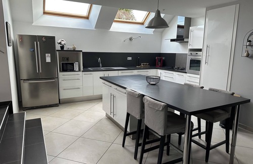 Vignoles Apartment | Quiet, spacious, bright apartment in a pretty village 5 kms from Beaune