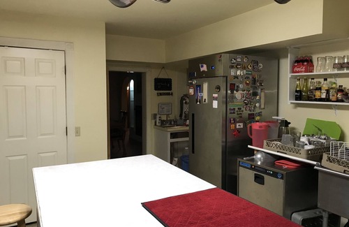 Wilburn House | Quiet, spacious, secluded hideaway for the entire family (and then some).
