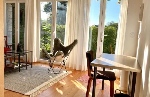 Estoril Apartment | Quiet Studio with garden 8 Min from Beach