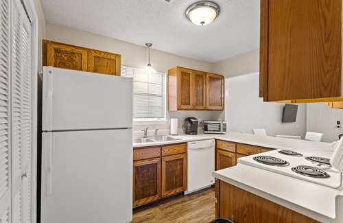 Conestee House | Quiet Up Down Duplex perfect for business travel!