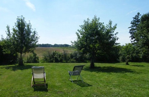 Balje House | Quietly located detached house between fields and bird sanctuary