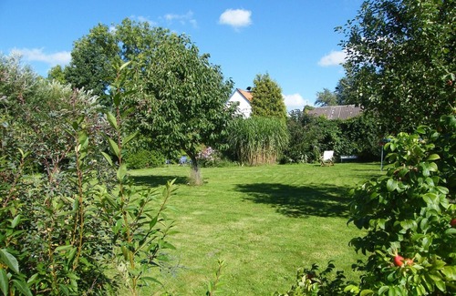 Balje House | Quietly located detached house between fields and bird sanctuary