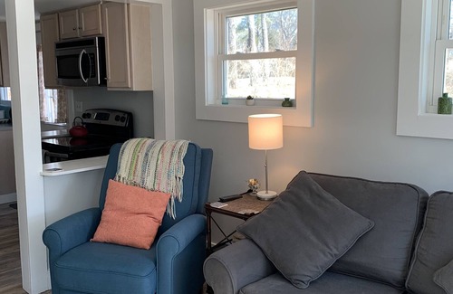 West Chatham House | Quintessential Chatham Cottage by the Pond