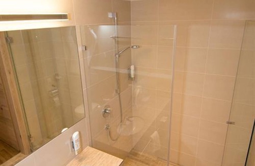 Muehlau Hotel | Quintuple room with shower, WC - Hotel Dollinger