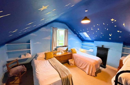 Faringdon Other | Quirky and Unique Farm House; A Perfect Writers Retreat