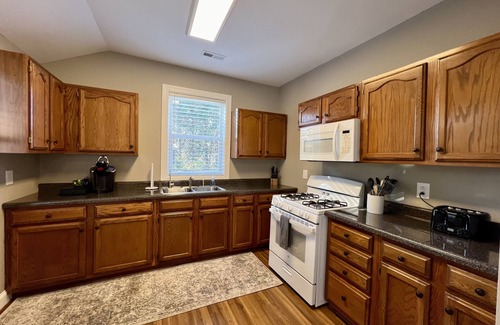 Rockford Cottage | Quite Comfy Tiny Home in Rockford #TinyRock
