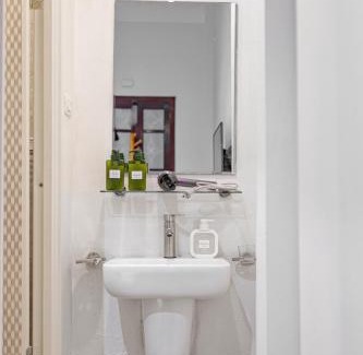 Hang Bo House | Quite Room In Old Quarter with Netflix and Free Laundry 4thFloor