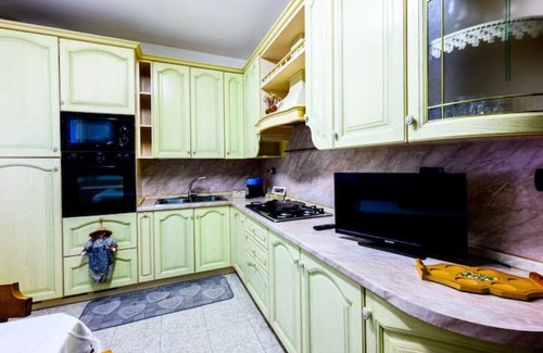 Mezzolombardo Apartment | Rètro Apartment In The Mountains