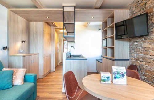 Doucy-Combelouviere Apartment | Résidence Beauregard 2P4S