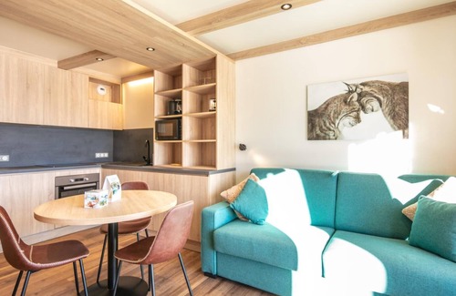 Doucy-Combelouviere Apartment | Résidence Beauregard 2P4S