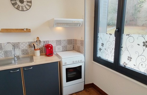 Murol Apartment | Résidence de Michèle Meublé de 45m² Pour 2 Adultes + 2 Enfant Jardin et Parking