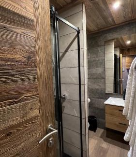 Val-d'Isere Apartment | Résidence GRAND COCOR, Skis aux pieds -Studio 25 m2- by MONTBLANC LOGDE