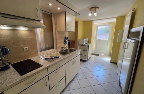 Marckolsheim Apartment | Résidence jaune et rose by Interhome