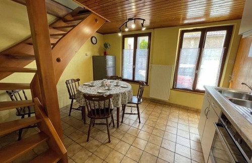 Marckolsheim Apartment | Résidence jaune et rose by Interhome
