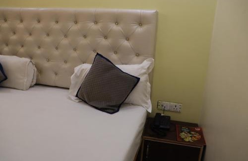 Robertsganj Hotel | R.S GRAND HOTEL