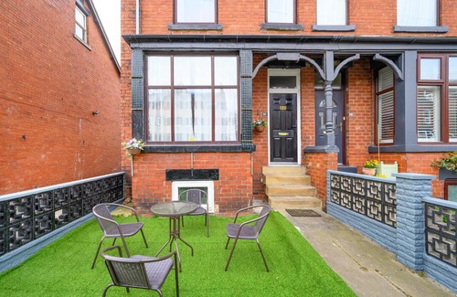 Beeston House | -RA15CFA- For Relaxed and Cosy stay with Free Parking